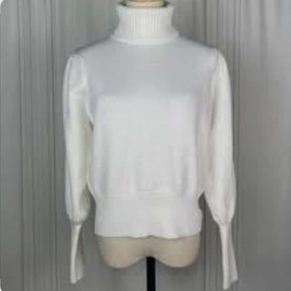 Chic White Women's Turtleneck Sweater